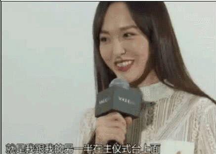 夏季的时尚女孩